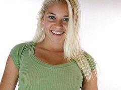 Grote lul, Blond, Handbeurt, Naakt, Penis, Strippen, Tatoeage, Tieten likken