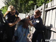 Grote lul, Zwart, Pijpbeurt, Sperma in gezicht, Interraciaal, Politie, Pools, Trio