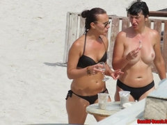 Plage, Bikini, Conversation vulgaire, Doigter, Souple, Hd, Nudiste, Mouillée