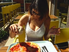 Bailar, Vestido, Penetracion con dedos, Penetracion con puños, Masaje, Público, Juguetes, Bajo la falda
