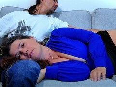Stepson destroys stepmom's mouth - deepthroat action with ExpressiaGirl