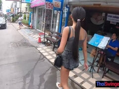 Sucer une bite, Brunette brune, En levrette, Petite femme, Maigrichonne, Adolescente, Thaïlandaise, Nénés