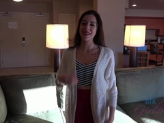 Amateur, Salle de bains, Robe, Petite amie, Fille latino, Maigrichonne, Jupe, Adolescente