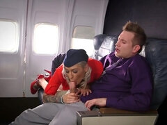 Blondine, Gehörnter ehemann, Stewardess, Tätowierung, Uniform, Nass