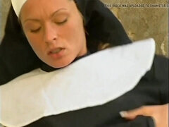 Blasen, Spermaladung, Aufs gesicht abspritzen, Behaart, Nonne, Orgie, Muschi, Vintage