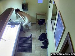 素人, 茶髪の, チェコ, 公共, 剃毛, 日光浴室, 一人, ティーン