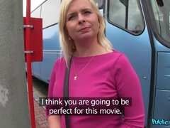 Leie, Besamung, Hundestellung, Handjob, Im freien, Pov, Öffentlich, Titten