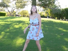 Vestido, Extremo, Tacones, Masturbación, Orgasmo, Público, Juguetes, Bajo la falda