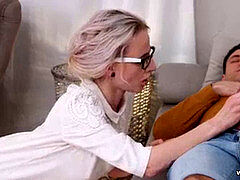 素人, フェラチオ, イく瞬間, ヨーロピアン, 眼鏡, ストッキング, タトゥー, ティーン