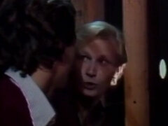 Brunette brune, Classique, Érotique, Poilue, Lesbienne, Orgie, Suédoise