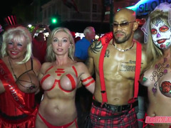 18 jahre, Flashen, Nackt, Nackt, Nudist, Öffentlich, Jungendliche (18+), Titten