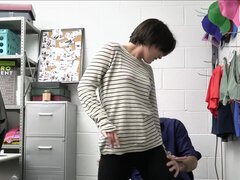 Coulisses, Bureau, Police, Chatte, Cheveux courts, Se déshabiller, Tabou, Nénés