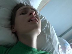 Enthousiasteling, Blond, Pijpbeurt, Vriendin, Handbeurt, Kut duiken, Geschoren, Tieten likken
