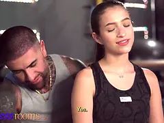 Hundestellung, Sporthalle, Hd, Orgasmus, Pov, Muschi, Sport, Jungendliche (18+)