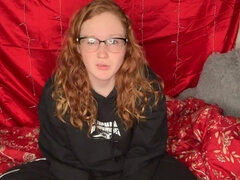 Plantureuse, Lesbienne, Masturbation, Seins naturels, Rousse roux, Tatouage, Nénés, Webcam