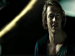 Бикини, Брюнетки, Знаменитости, Грязь, Поцелуи, На природе, Тату, Под водой