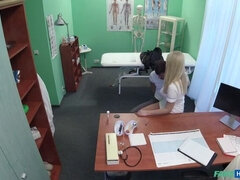 Médico, Estilo perrito, Penetracion con dedos, Lamidas, Enfermera, Oficina, Coño, Uniforme