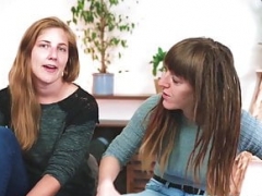 Amateur, Brunette brune, Doigter, Allemand, Embrassement, Lesbienne, Maman, Orgasme