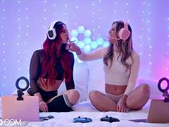 SLAYED Gamer-girl Aidra can t resist playtime with Avery: Blonde, Masturbation Lesbian Porn