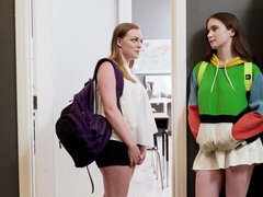 Пальцем, Поцелуи, Лизание, Белье, Мастурбация, Киски, Школьница, Молоденькие