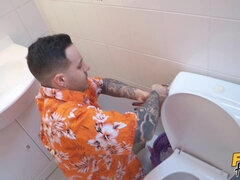 Culo, Cuarto de baño, Rubia, Engañando, Checa, Polla, Al aire libre, Perforación