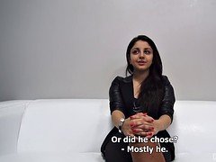 Brunette brune, Tchèque, Pov