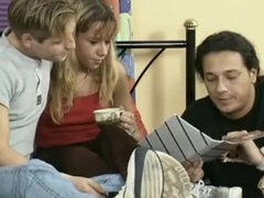 Paar, Puppe, Extrem, Aufs gesicht abspritzen, Im freien, Öffentlich, Realität, Jungendliche (18+)