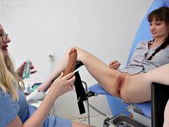 Leie, Dildo, Fetisch, Handschuhe, Gynäkologe, Einschiebung, Polisch, Muschi