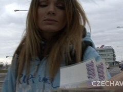 Случайно, Большая жопа, Блондинки, Минет, Одетые девушки голые парни, На природе, На публике, Сиськи