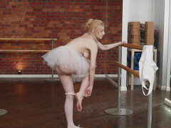 Sweet ballerina Alexis Wilson caresses her body