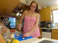 Couche culotte, Pieds, Talons, Cuisine, Mère que j'aimerais baiser, Mamelons, Petite femme, Jarretelles