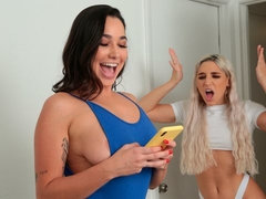 Жопа, Большая жопа, Блондинки, Минет, Пальцем, Трусики, Шлепки, Стриптизерша