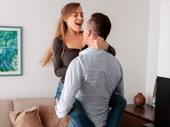 Gros cul, Sucer une bite, En levrette, Branlette thaïlandaise, Mère que j'aimerais baiser, Seins naturels, Rasée, Dénudage