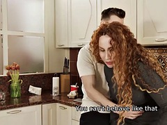 デカパイ, フェラチオ, エロ熟女, 面白, なめる, 赤毛, ロシア人, タトゥー