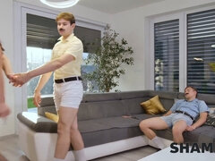 Brits, Bruinharig, Hardcore, Hd, Rijpe lesbienne, Geschoren, Zoon, Kousen