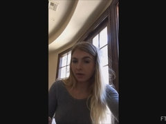 Dansant, Massage, Masturbation, Orgasme, Public, Solo, Jouets