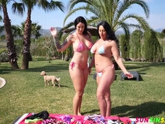 ビーチ, デカ尻, 茶髪の, キス, アウトドア, 公共, タトゥー, オッパイの