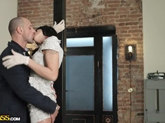 In den arsch, Braunhaarige, Absätze, Lingerie, Maske, Party, Strümpfe, Tätowierung