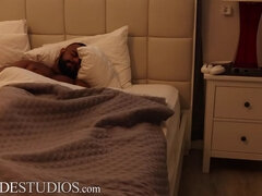 Tante, Homosexuelle, Poilue, Embrassement, Fille latino, Muscle, Solo, Oncle