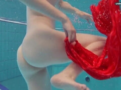 Cul, Gros seins, Fétiche, Petite femme, Piscine, Russe, Solo, Nénés