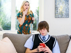 Grosser arsch, Grosser schwanz, Blondine, Blasen, Hundestellung, Milf, Muschi, Rasiert