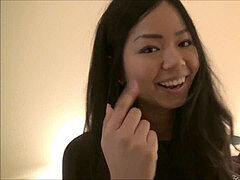 Enthousiasteling, Aziatisch, Pijpbeurt, Universiteit, Sperma in gezicht, Student, Thais, Toilet