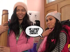 69 negenenzestig, Kont, 1 man 2 vrouwen, Vingeren, Handbeurt, Buiten, Kut duiken, Trio