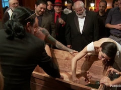 Sadomasoquismo, Dominación, Pies, Hembra, Humillación, Público, Esclavo, Voyeur