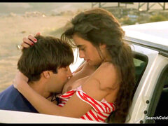 Брюнетки, Знаменитости, Латиноамериканки, Мексиканки, Молоко, Обнаженные, На публике