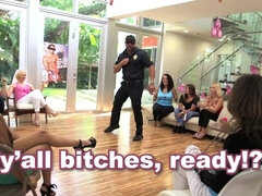 Leie, Grosse titten, Blondine, Blasen, Cfnm, Tanzen, Hd, Interrassisch