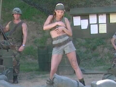Armee, Grosser arsch, Blondine, Doppelpenetration, Hardcore, Mann mann frau, Flotter dreier, Uniform