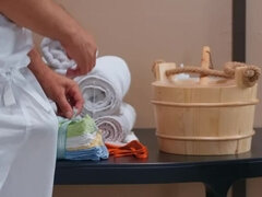 Amerikanisch, Grosser arsch, Schwanz, Hundestellung, Öl, Höschen, Rasiert, Tätowierung