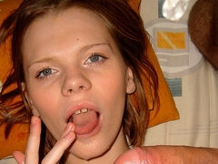 Amateur, Sucer une bite, Brunette brune, Mignonne, Seins naturels, Pov, Cheveux courts, Maigrichonne