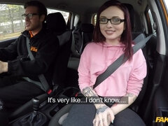 Amateur, Anal, Cul à la bouche, Voiture, En levrette, Petite femme, Chatte, Gicler